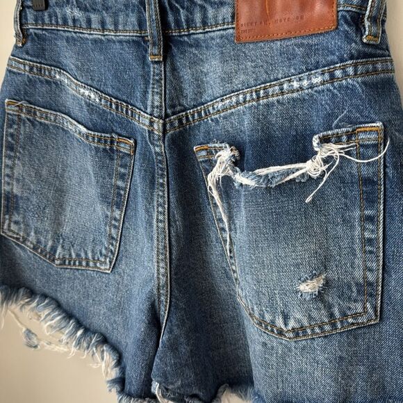 Zara Distressed High Waist Shorty Cut Off Shorts - Picture 4 of 7
